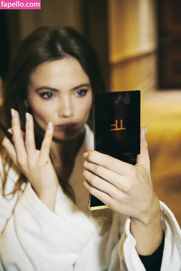 Freya Allan Onlyfans Photo Gallery 