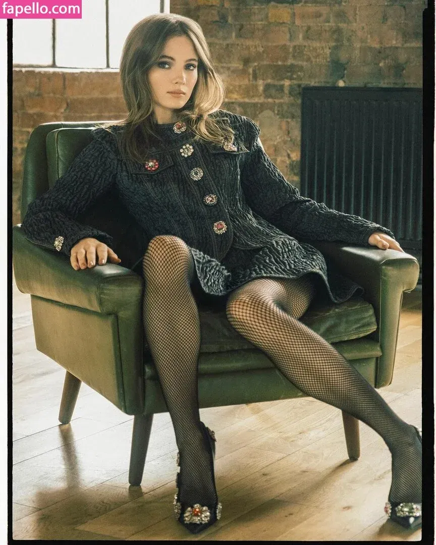 Freya Allan Onlyfans Photo Gallery 