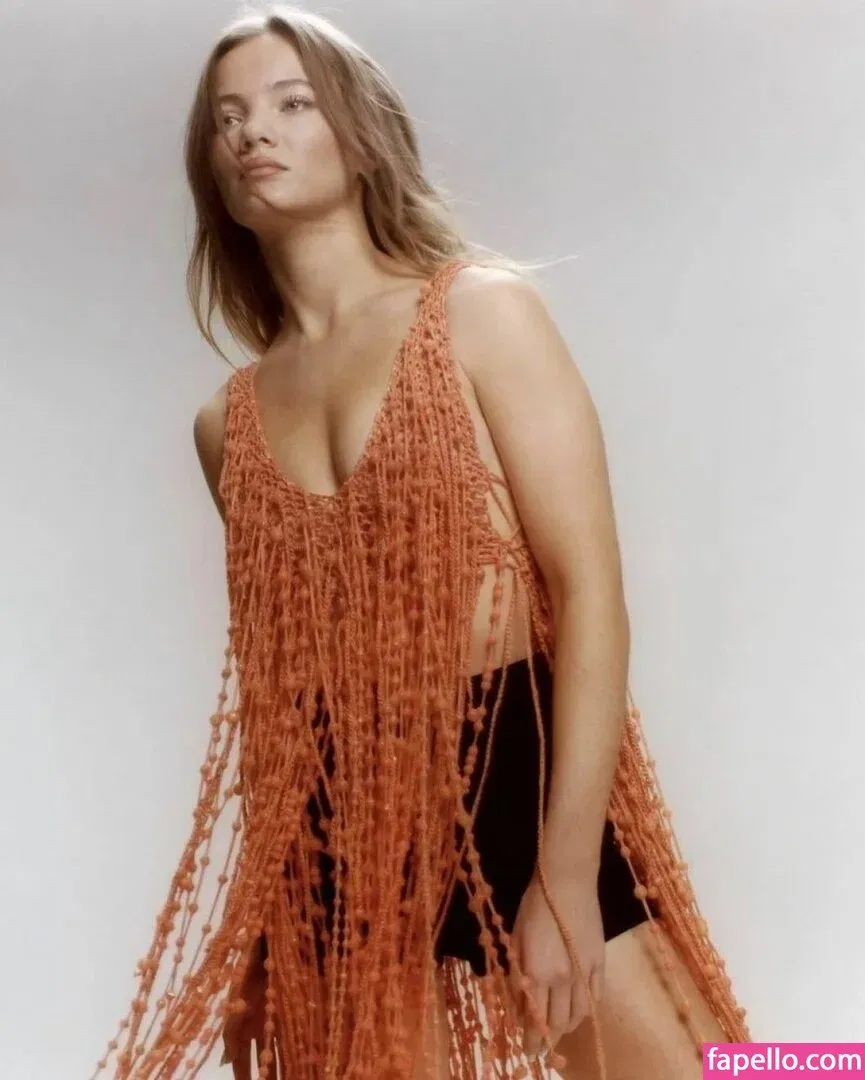 Freya Allan Onlyfans Photo Gallery 