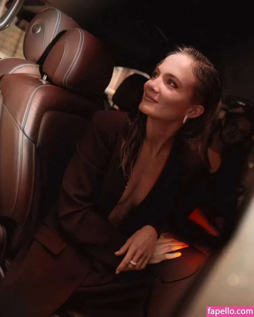 Freya Allan Onlyfans Photo Gallery 