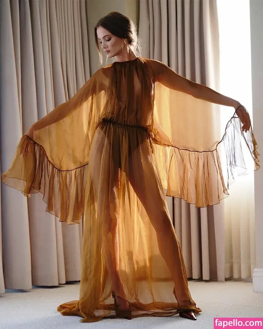 Freya Allan Onlyfans Photo Gallery 