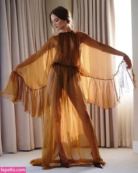 Freya Allan Onlyfans Photo Gallery 