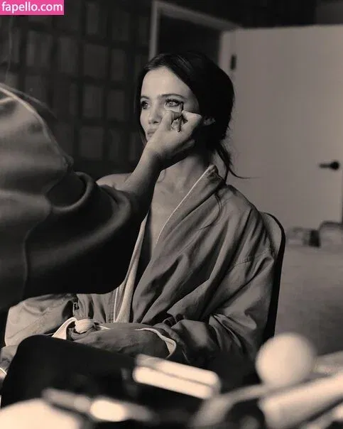 Freya Allan Onlyfans Photo Gallery 