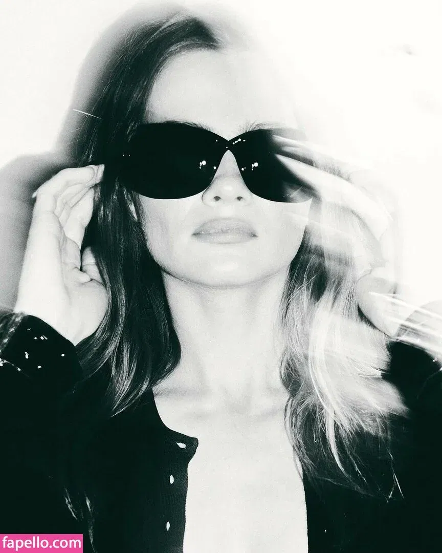 Freya Allan Onlyfans Photo Gallery 