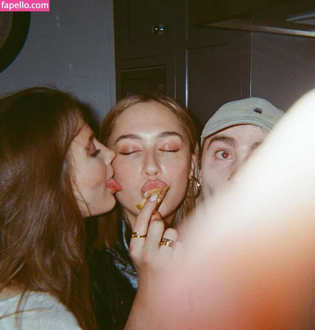 Freya Allan Onlyfans Photo Gallery 