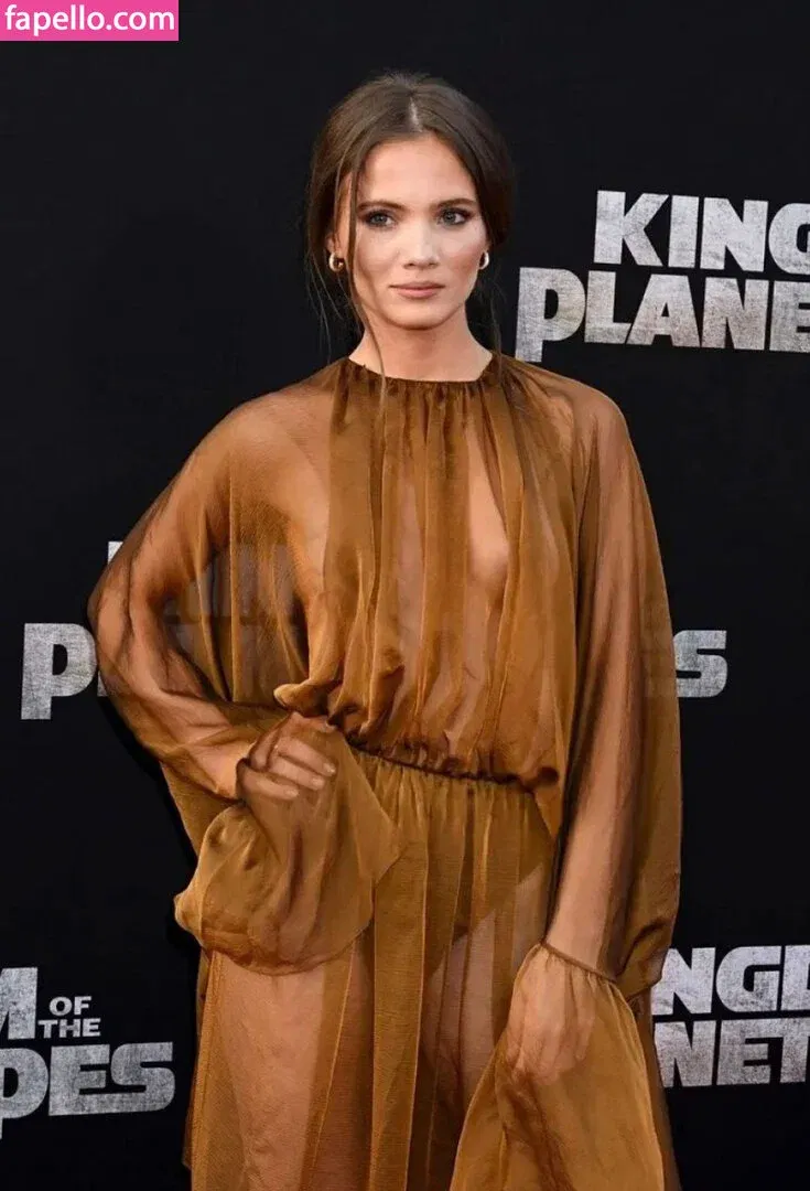 Freya Allan Onlyfans Photo Gallery 