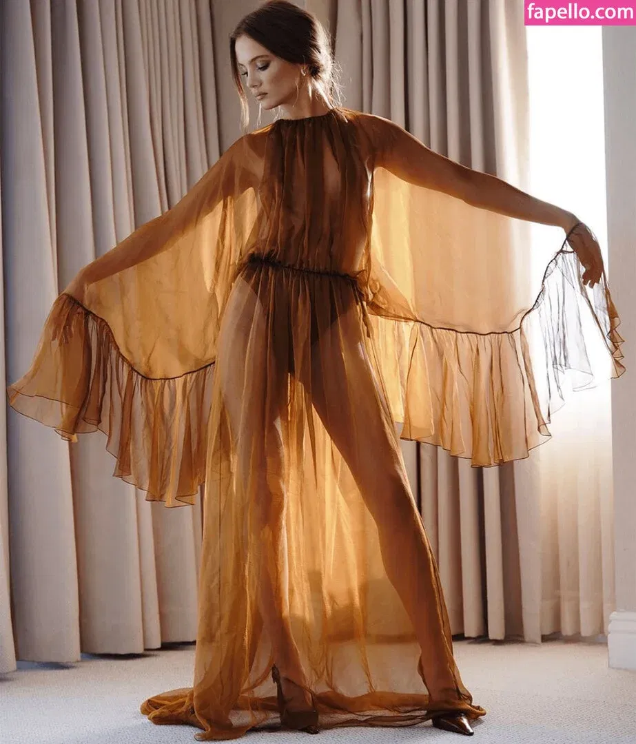 Freya Allan Onlyfans Photo Gallery 