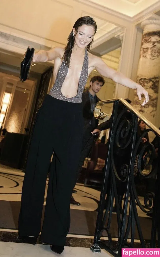 Freya Allan Onlyfans Photo Gallery 