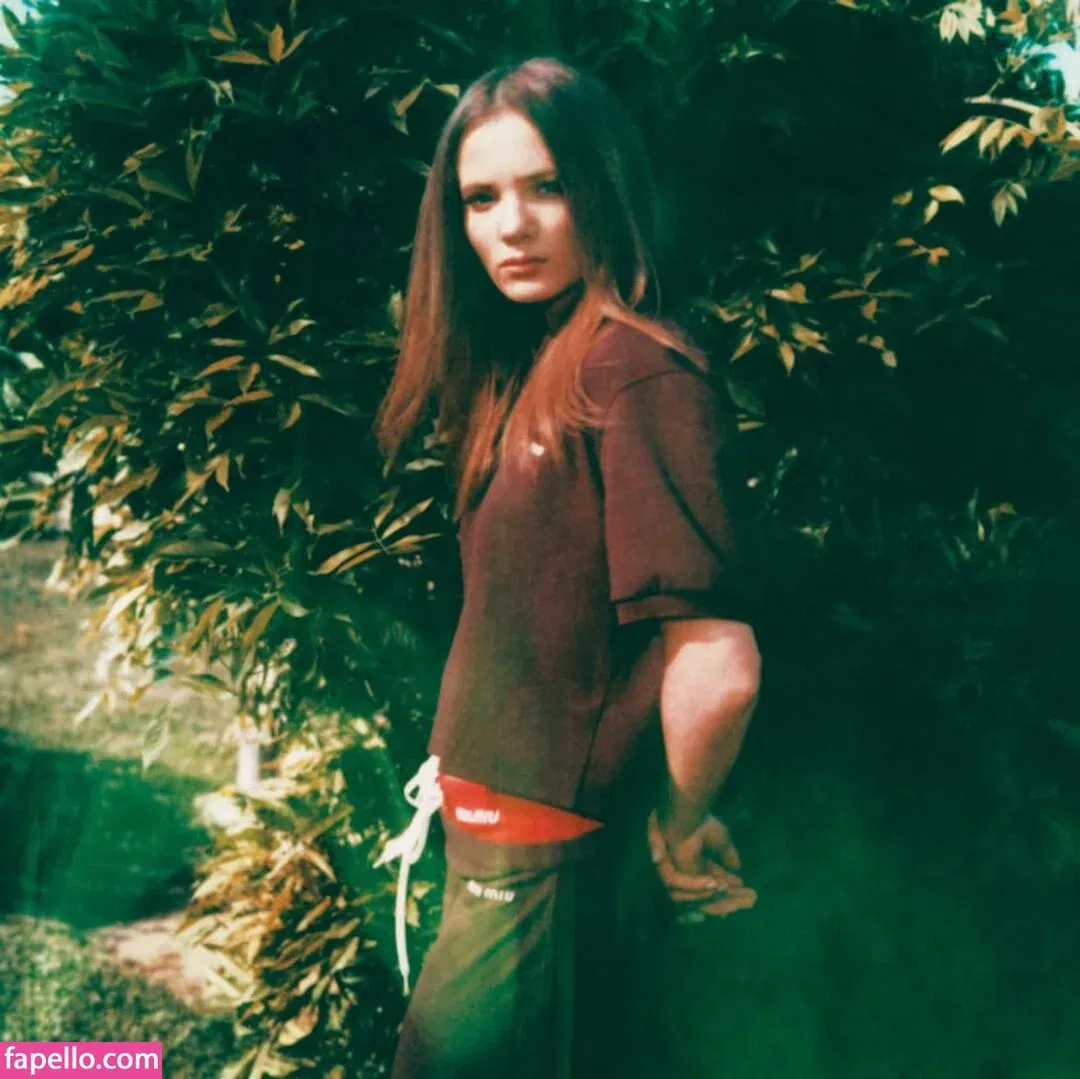 Freya Allan Onlyfans Photo Gallery 