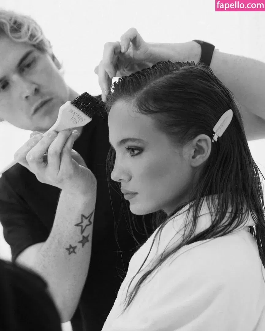 Freya Allan Onlyfans Photo Gallery 