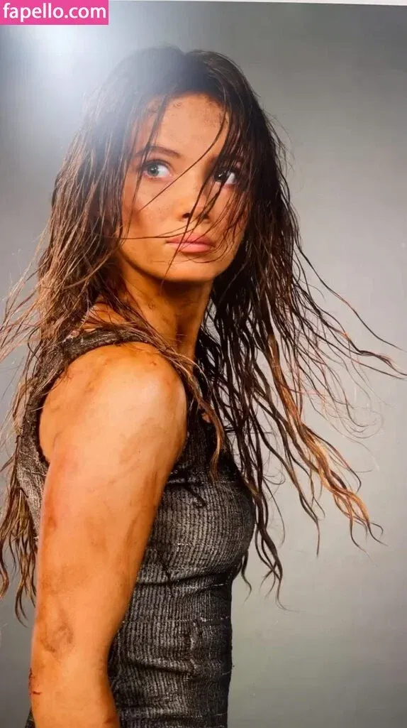 Freya Allan Onlyfans Photo Gallery 