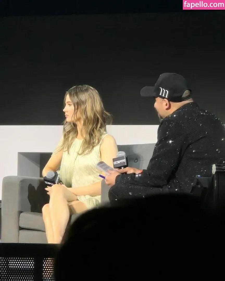 Freya Allan Onlyfans Photo Gallery 