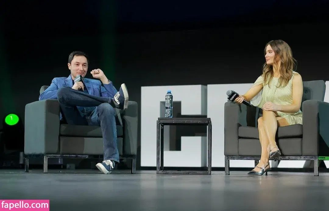 Freya Allan Onlyfans Photo Gallery 