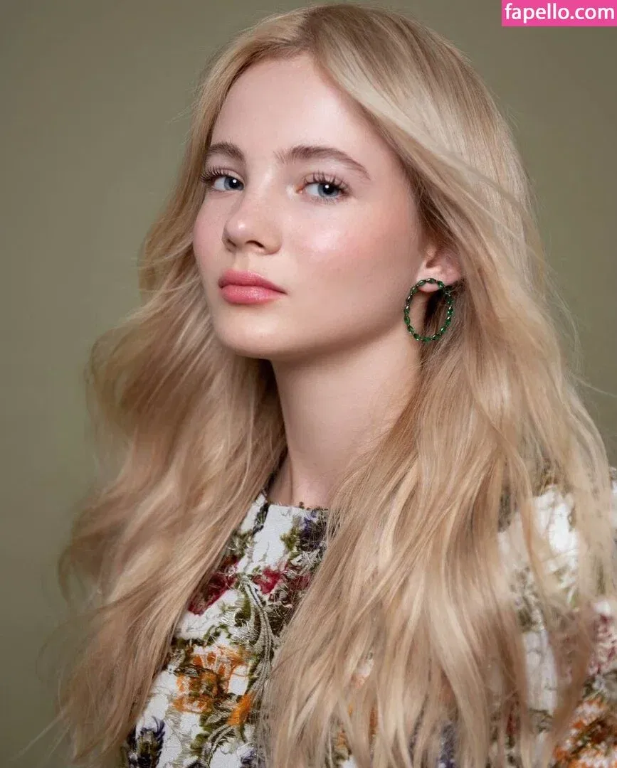 Freya Allan Onlyfans Photo Gallery 