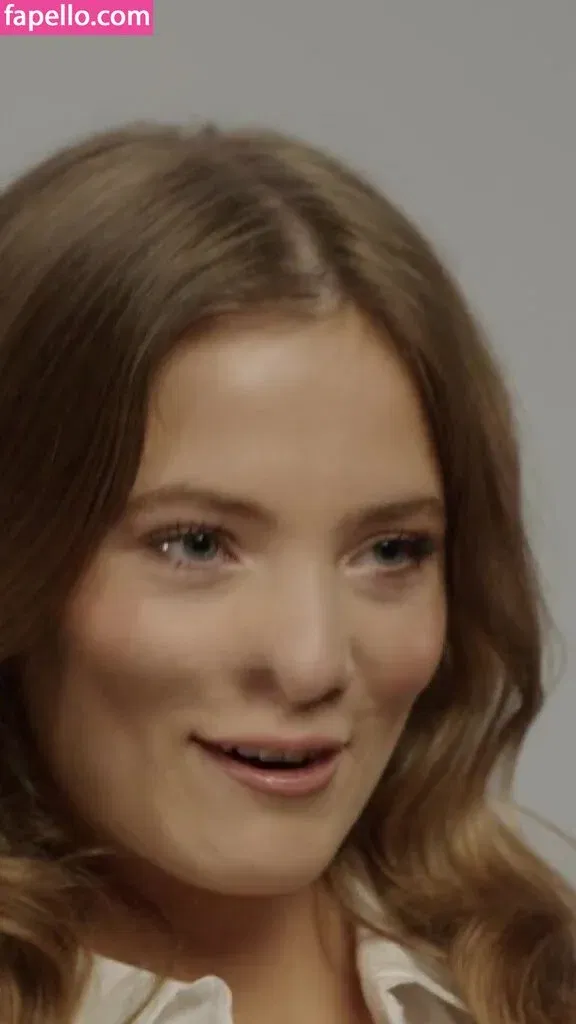 Freya Allan Onlyfans Photo Gallery 