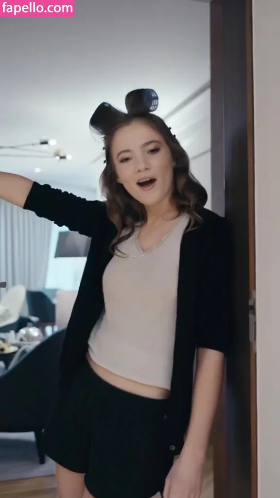 Freya Allan Onlyfans Photo Gallery 