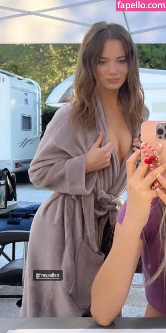 Freya Allan Onlyfans Photo Gallery 