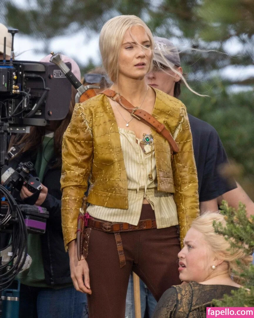 Freya Allan Onlyfans Photo Gallery 