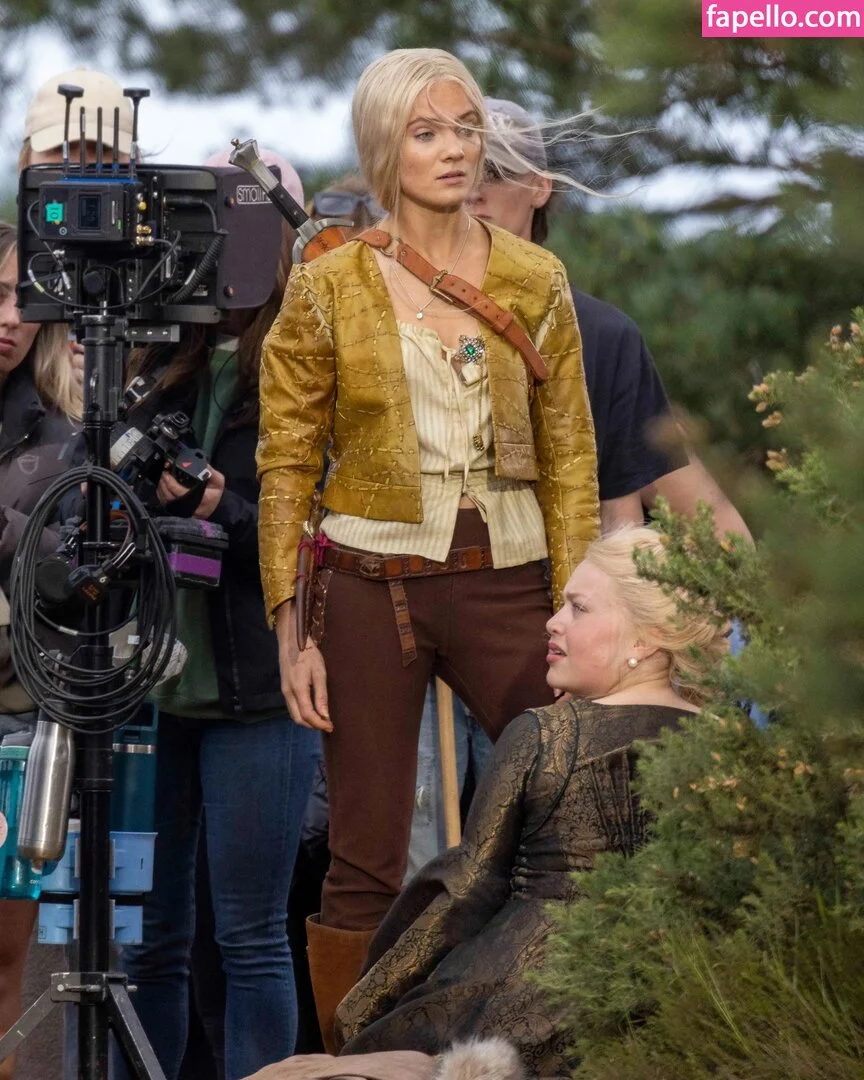 Freya Allan Onlyfans Photo Gallery 