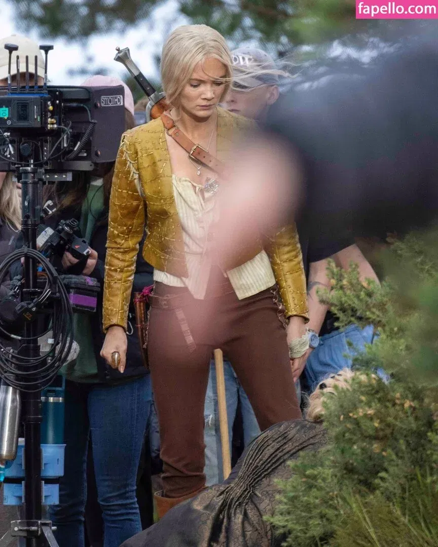 Freya Allan Onlyfans Photo Gallery 