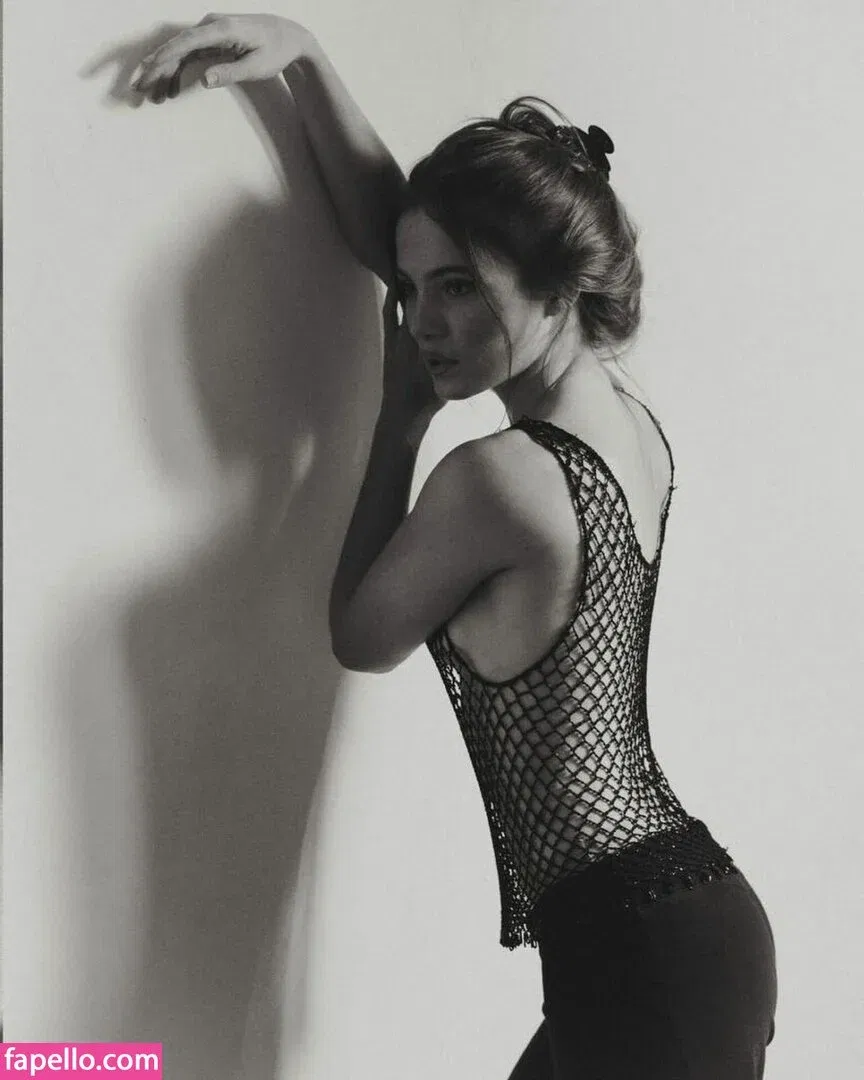 Freya Allan Onlyfans Photo Gallery 