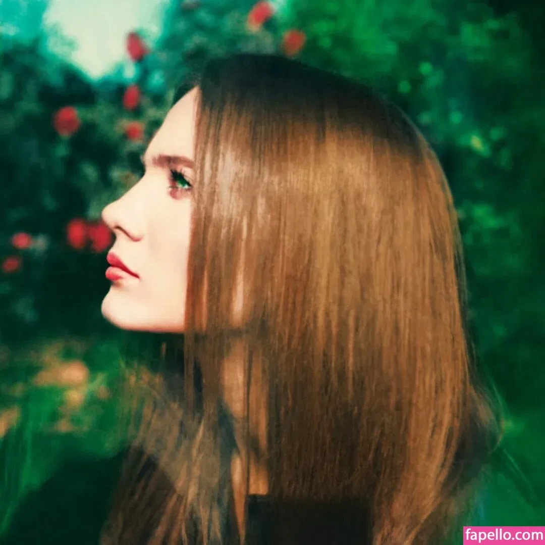 Freya Allan Onlyfans Photo Gallery 