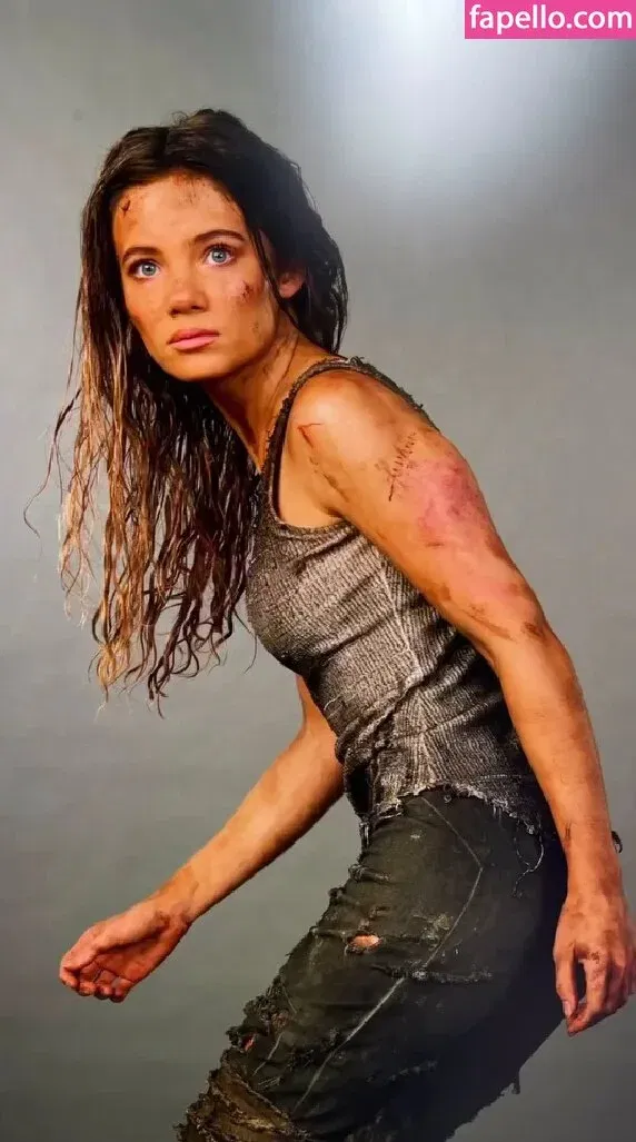 Freya Allan Onlyfans Photo Gallery 