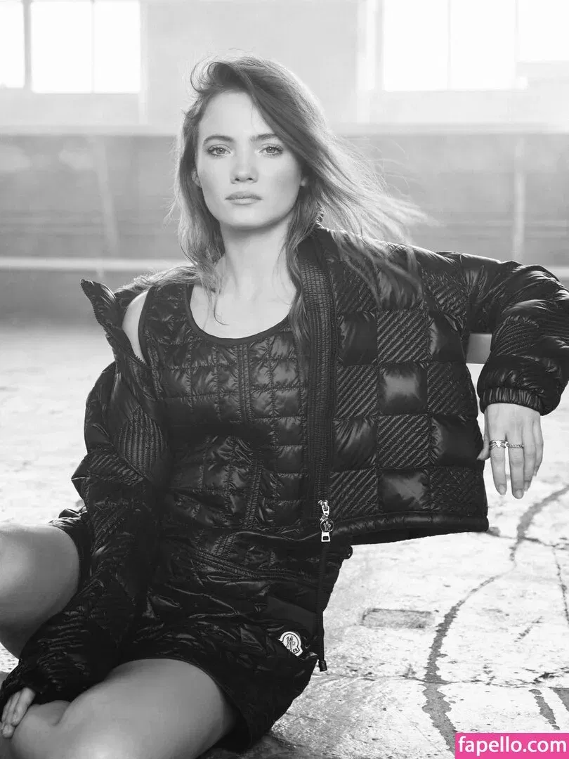 Freya Allan Onlyfans Photo Gallery 