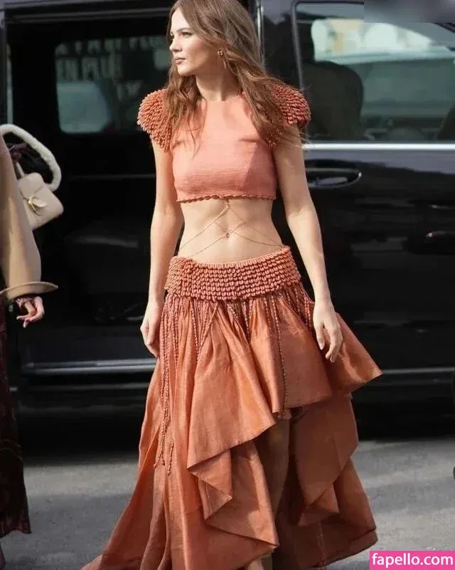 Freya Allan Onlyfans Photo Gallery 