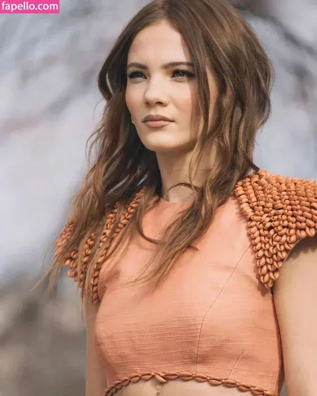 Freya Allan Onlyfans Photo Gallery 