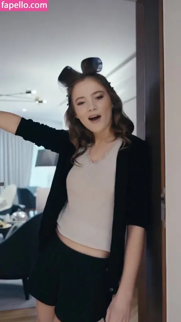 Freya Allan Onlyfans Photo Gallery 