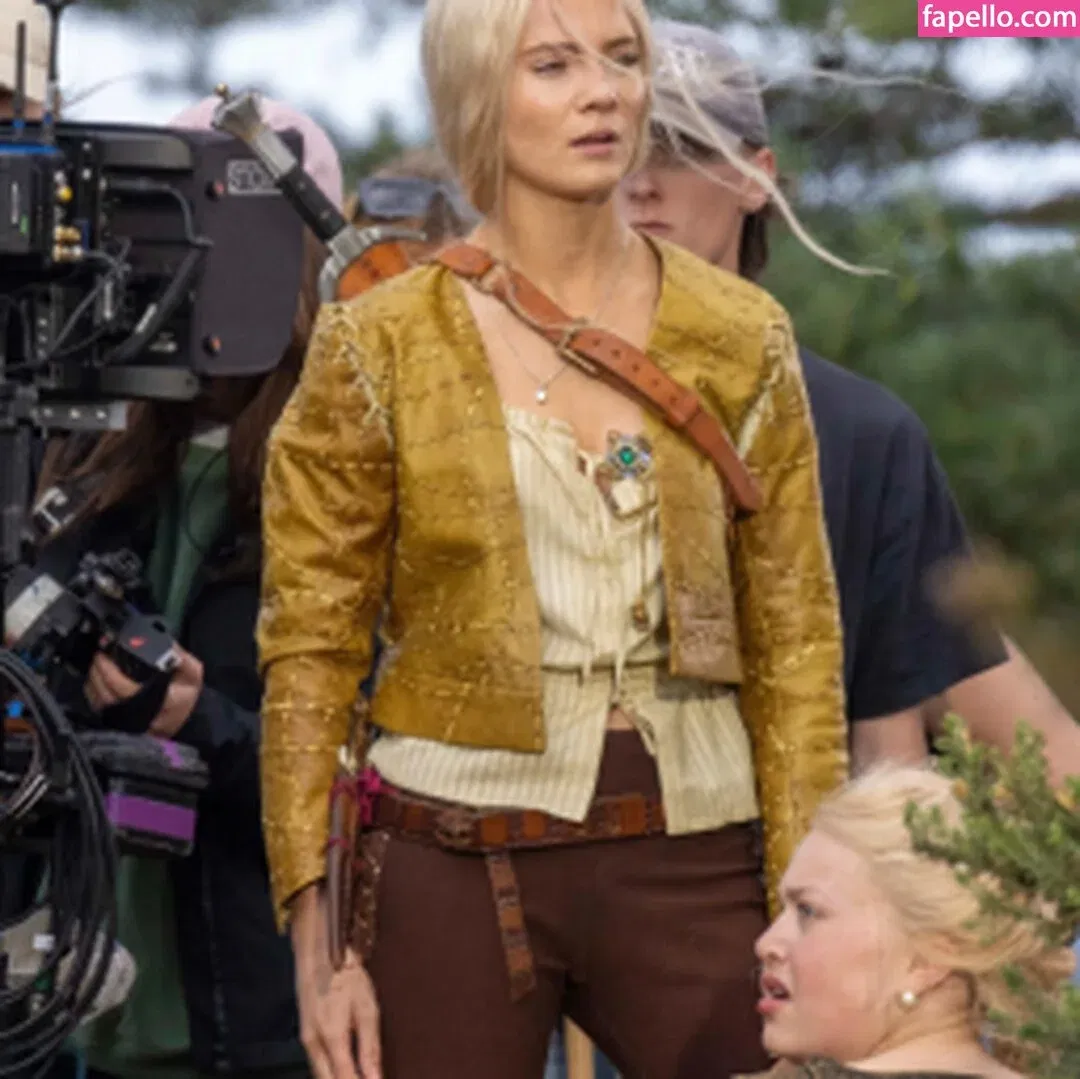 Freya Allan Onlyfans Photo Gallery 