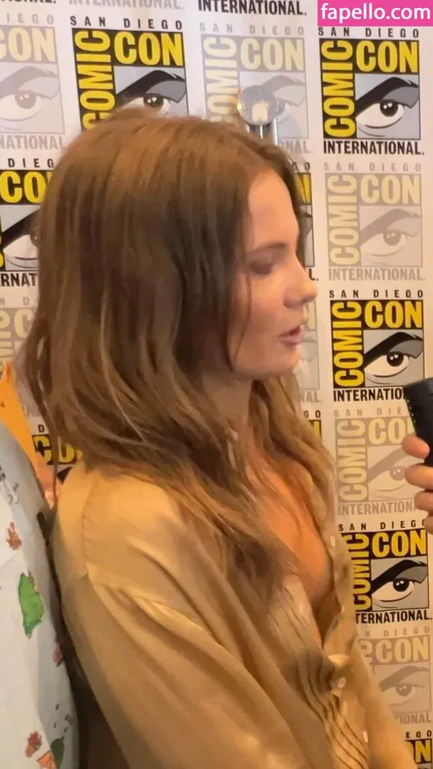 Freya Allan Onlyfans Photo Gallery 