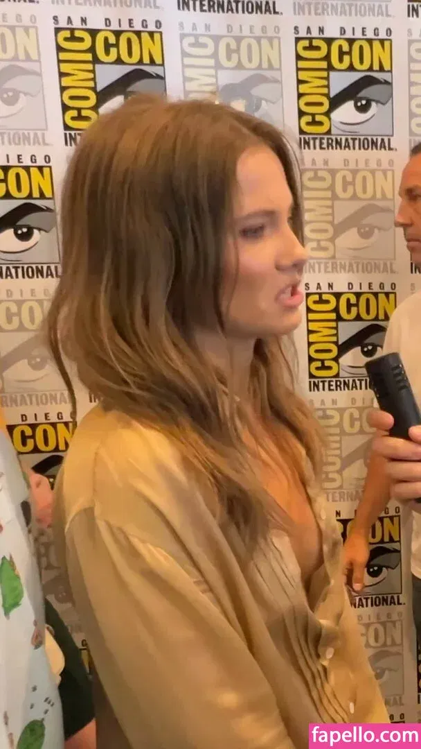 Freya Allan Onlyfans Photo Gallery 