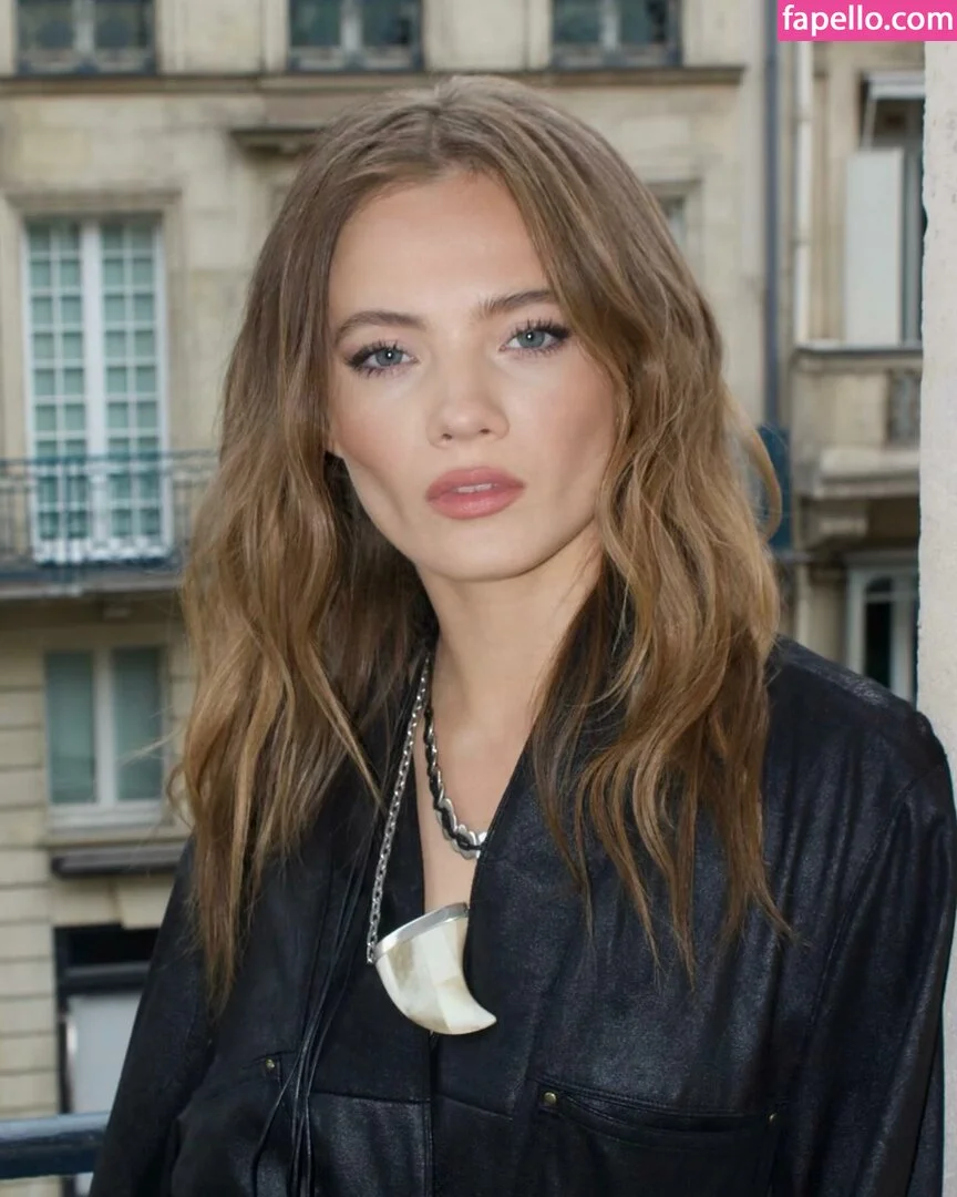 Freya Allan Onlyfans Photo Gallery 