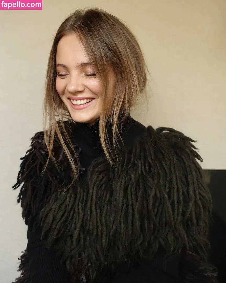 Freya Allan Onlyfans Photo Gallery 