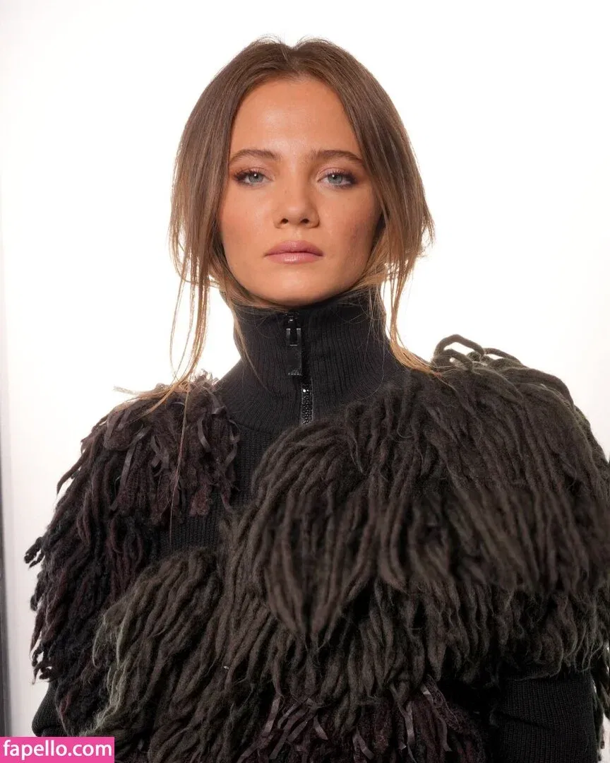 Freya Allan Onlyfans Photo Gallery 