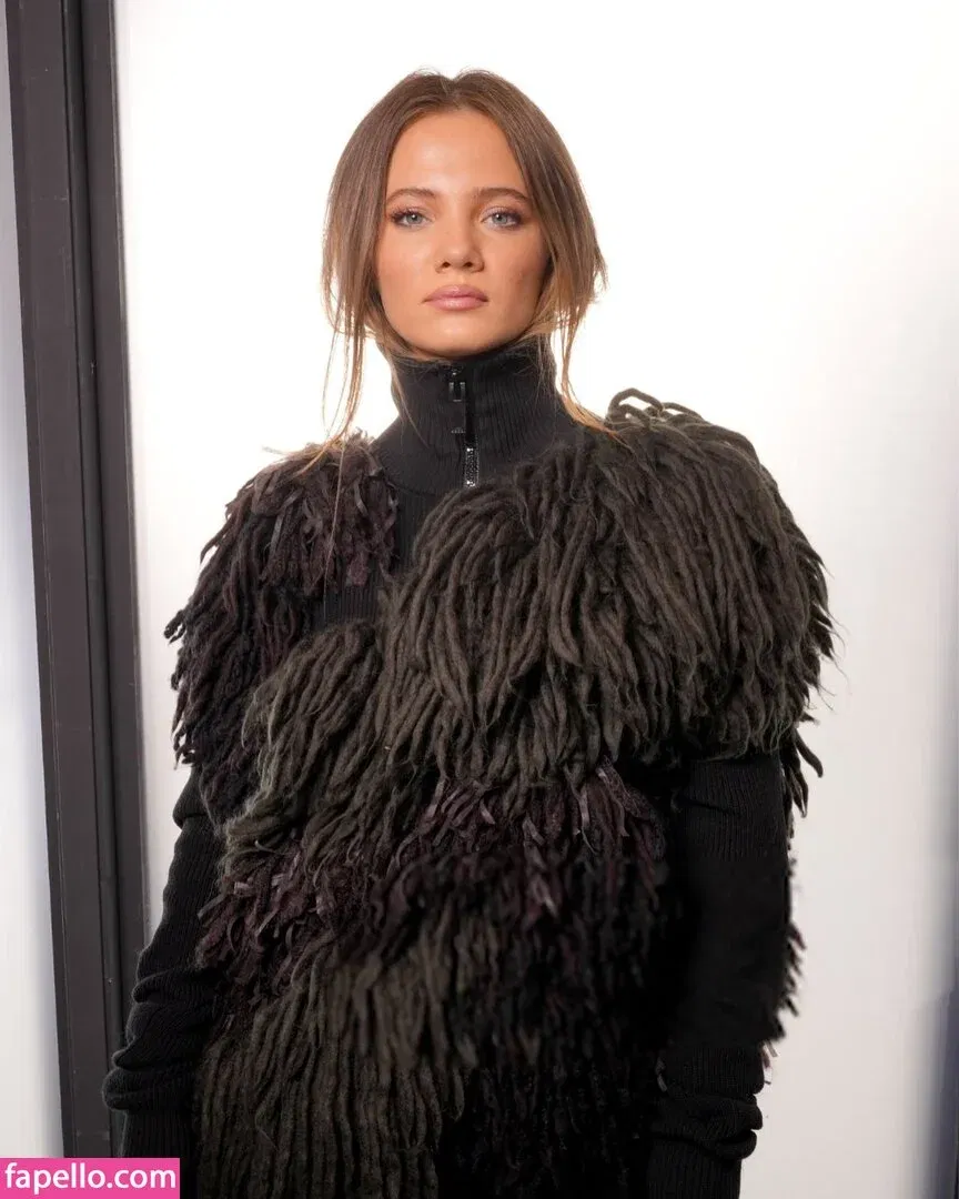 Freya Allan Onlyfans Photo Gallery 