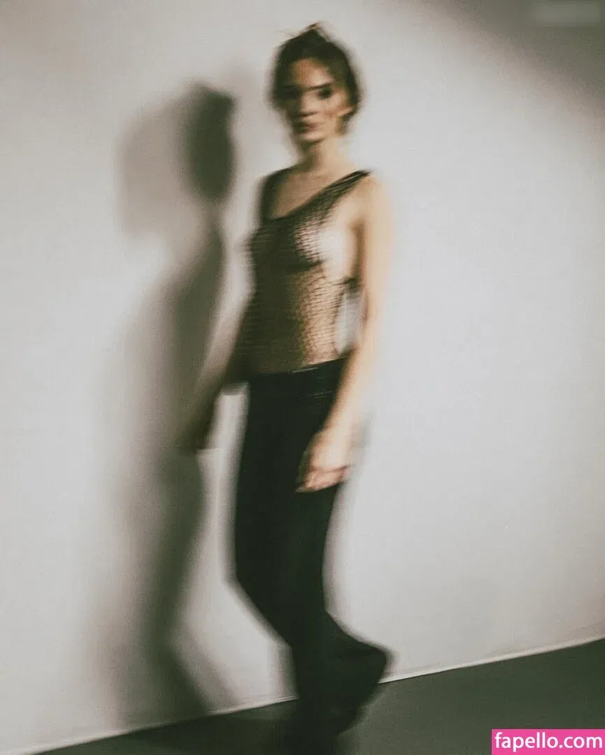 Freya Allan Onlyfans Photo Gallery 