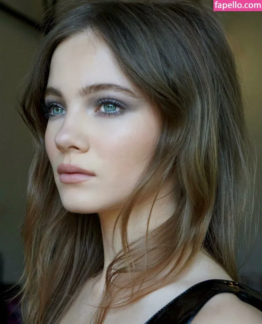 Freya Allan Onlyfans Photo Gallery 