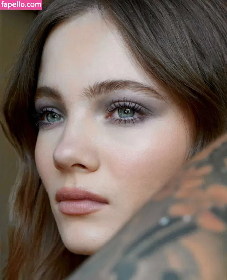 Freya Allan Onlyfans Photo Gallery 