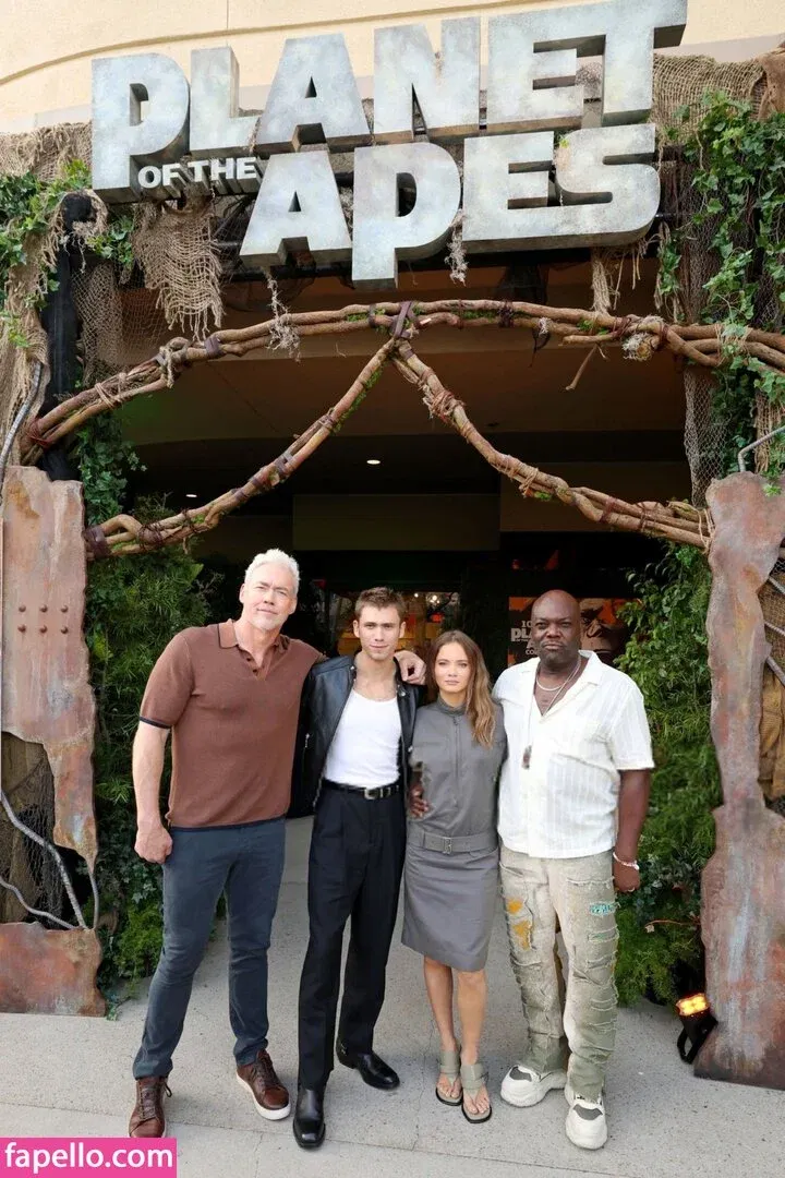 Freya Allan Onlyfans Photo Gallery 