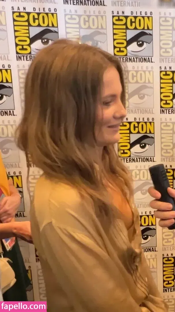 Freya Allan Onlyfans Photo Gallery 