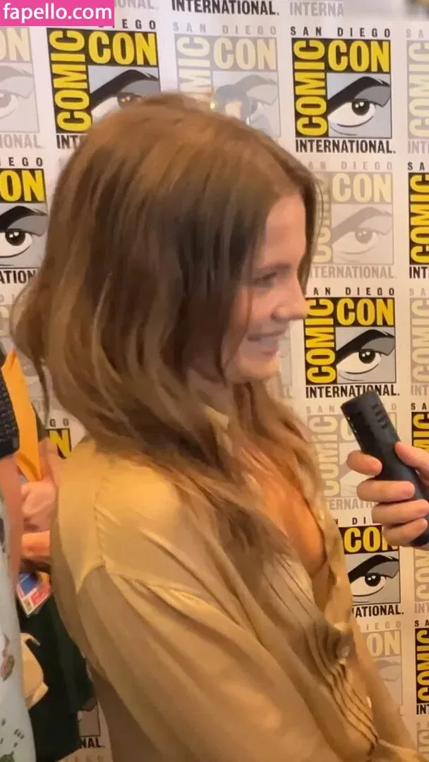 Freya Allan Onlyfans Photo Gallery 