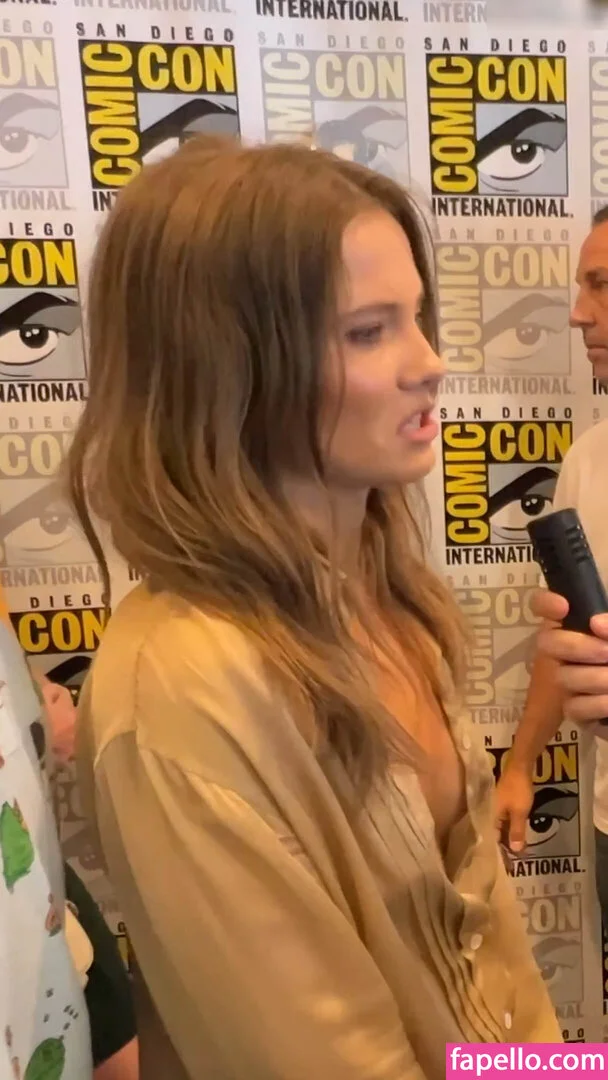 Freya Allan Onlyfans Photo Gallery 