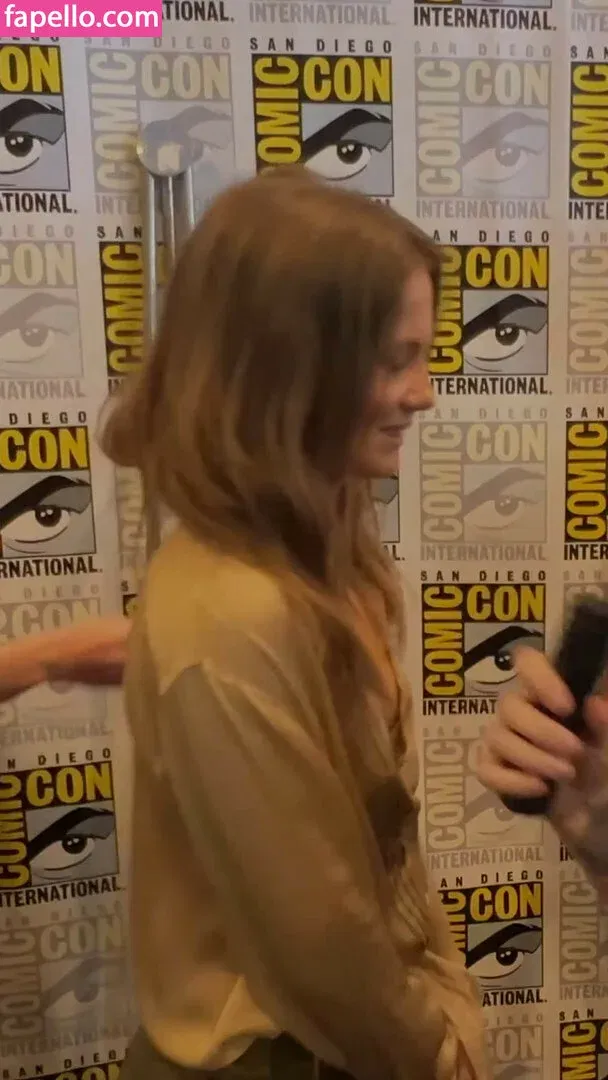 Freya Allan Onlyfans Photo Gallery 