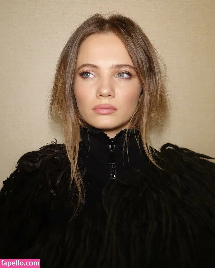 Freya Allan Onlyfans Photo Gallery 