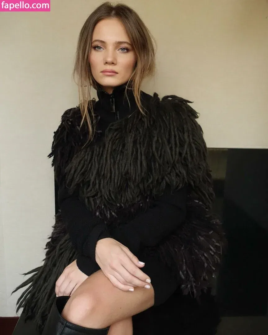 Freya Allan Onlyfans Photo Gallery 