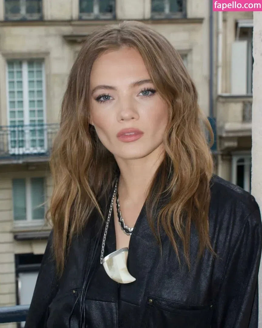 Freya Allan Onlyfans Photo Gallery 