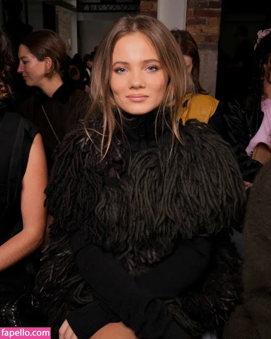 Freya Allan Onlyfans Photo Gallery 